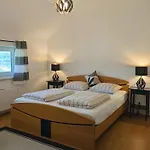 Stop & Sleep - Private Guest house *
